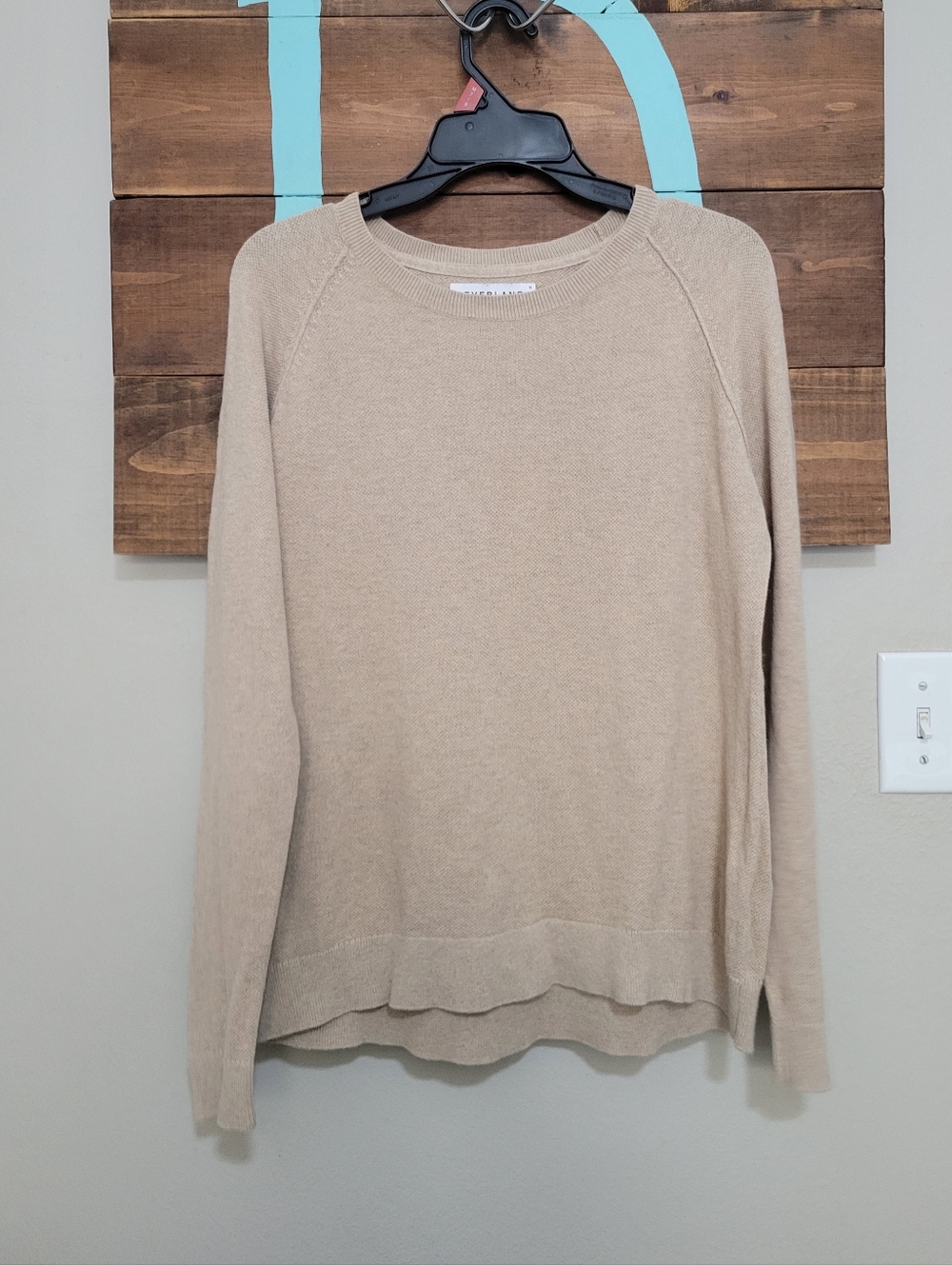 Everlane Minimalist Lightweight Cashmere Blend Beige Knit Crew Sweater M
